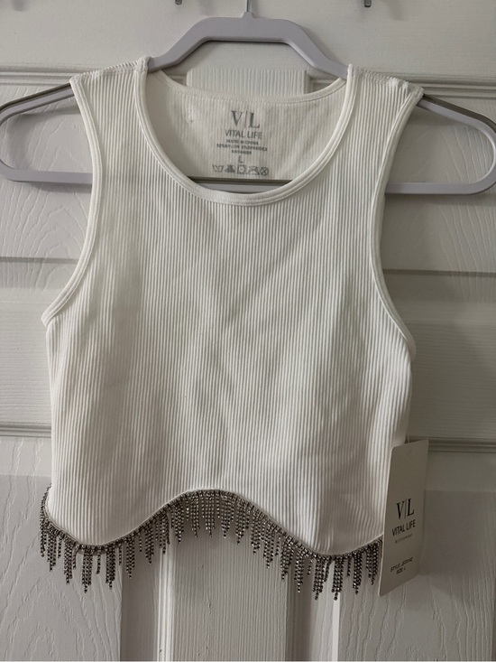 Vital Life Tops - NWT White Ribbed Crop Tank Rhinestone Fringe Hem Festival Concert Top Size L